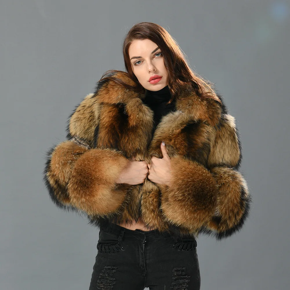 Hot Sale Wool Knitted New Winter Women's Short Fashion Zipper Collar Raccoon Coat
Hot Sale Wool Knitted New Winter Women's Short Fashion Zipper Collar Raccoon Coat