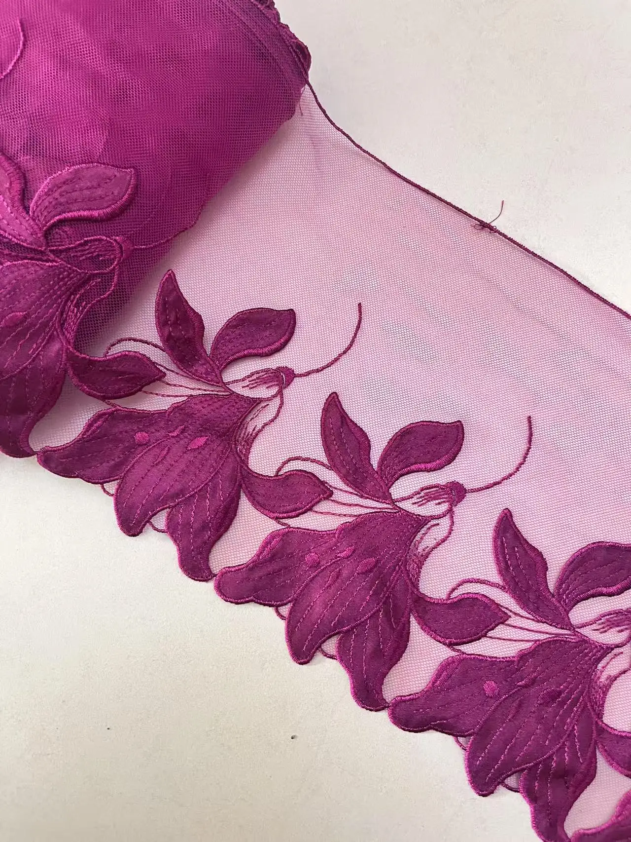 28 Yards Embroidery Lace Trim Skirt Hem For Clothes Sewing Accessories Lingerie Lace Dress Underware 18cm Wide
28 Yards Embroidery Lace Trim Skirt Hem For Clothes Sewing Accessories Lingerie Lace Dress Underware 18cm Wide