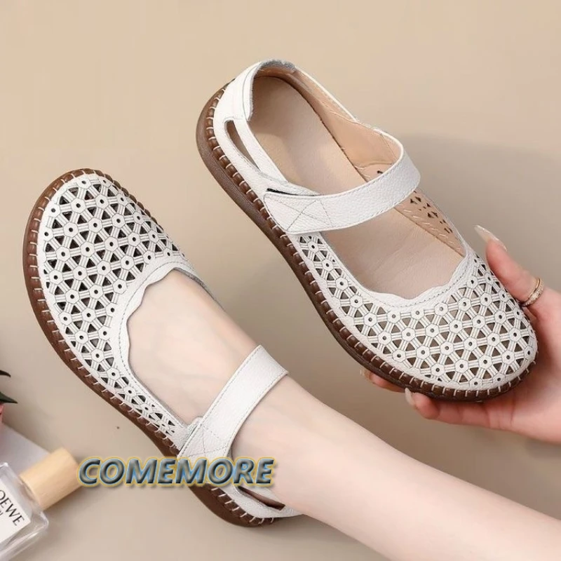 Женские сандалии, летняя дышащая обувь на платформе, модные сандалии на платформе с мягкой подошвой для мамы, женская обувь с отверстиями
Женские сандалии, летняя дышащая обувь на платформе, модные сандалии на платформе с мягкой подошвой для мамы, женская обувь с отверстиями