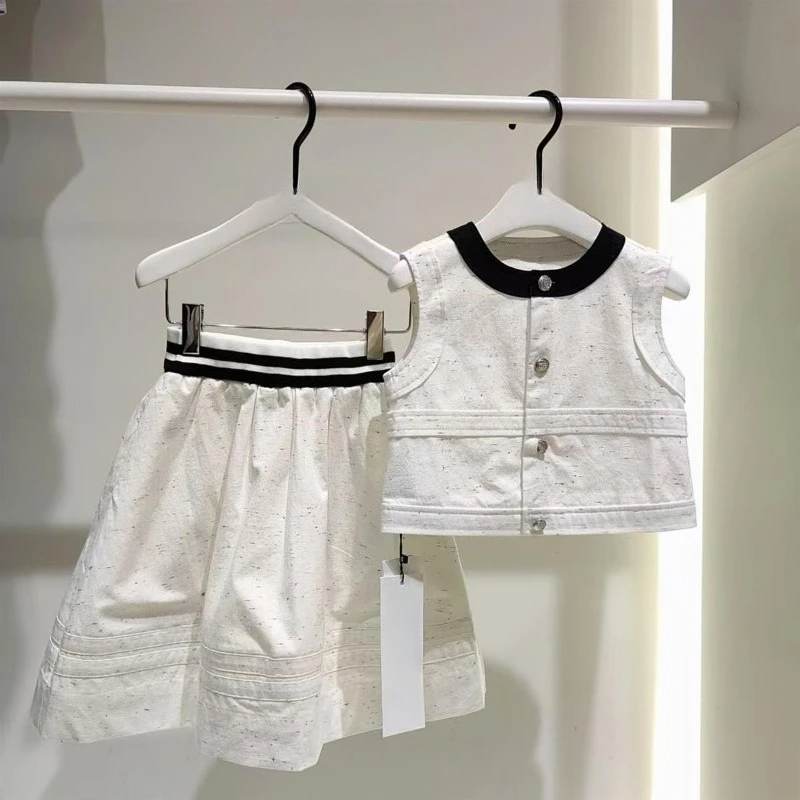 Комплект для девочек: стильный жилет и юбка (весна-лето 2026), универсальный комплект из двух предметов для подростков, коллекция одежды
Комплект для девочек: стильный жилет и юбка (весна-лето 2026), универсальный комплект из двух предметов для подростков, коллекция одежды