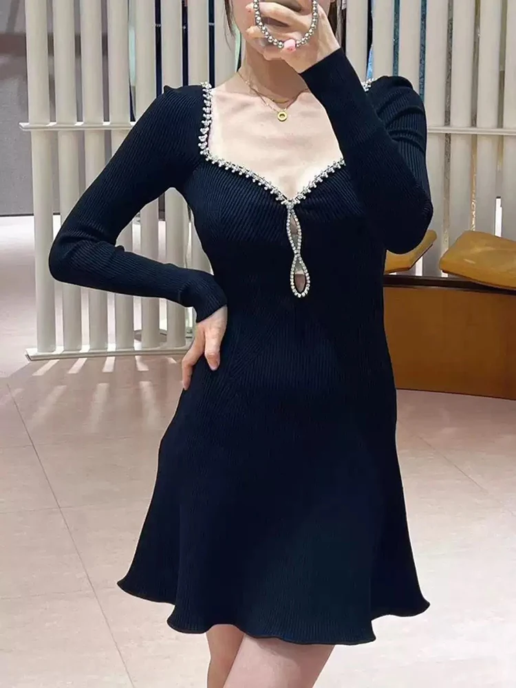 Rhinestone decorated knitted women's dress temperament elegant elastic Slim A-line dress 2024 Autumn New
Rhinestone decorated knitted women's dress temperament elegant elastic Slim A-line dress 2024 Autumn New