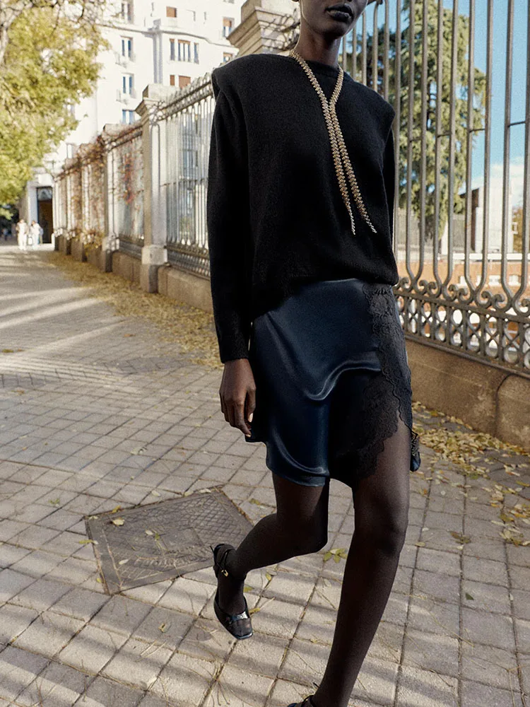 Милая модная кружевная лоскутная шелковая атласная юбка для женщин, Новое поступление, зимний сезон 2025 Ele, очаровательная модная юбка
Милая модная кружевная лоскутная шелковая атласная юбка для женщин, Новое поступление, зимний сезон 2025 Ele, очаровательная модная юбка