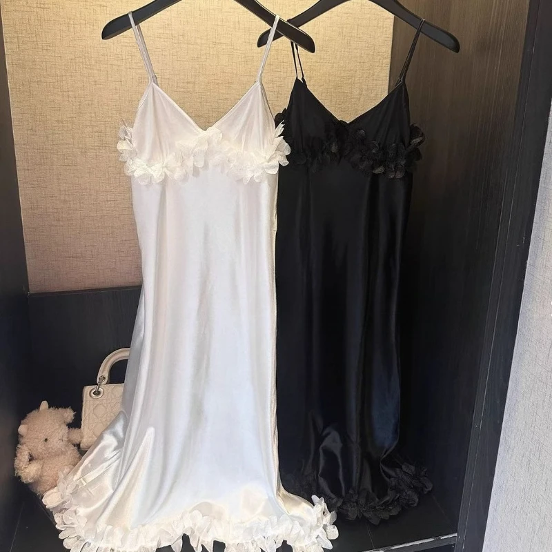 Lace Loungewear Suspenders Summer French High-end Nightgown New Chest Pad Women Ice Silk Black and White Moonlight Sexy Pajamas
Lace Loungewear Suspenders Summer French High-end Nightgown New Chest Pad Women Ice Silk Black and White Moonlight Sexy Pajamas