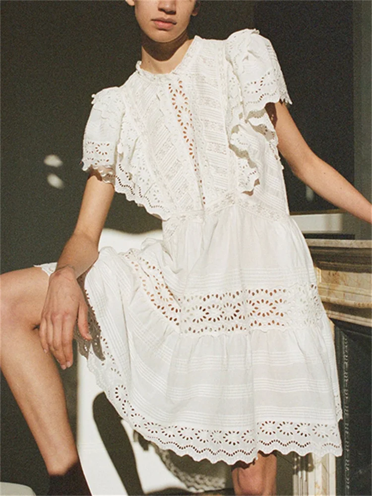 Ladies O-Neck Short Sleeve Ruffled Trim Mini Robe Summer 2024 New Women Lace Embroidery Hollow Out Short Dress
Ladies O-Neck Short Sleeve Ruffled Trim Mini Robe Summer 2024 New Women Lace Embroidery Hollow Out Short Dress