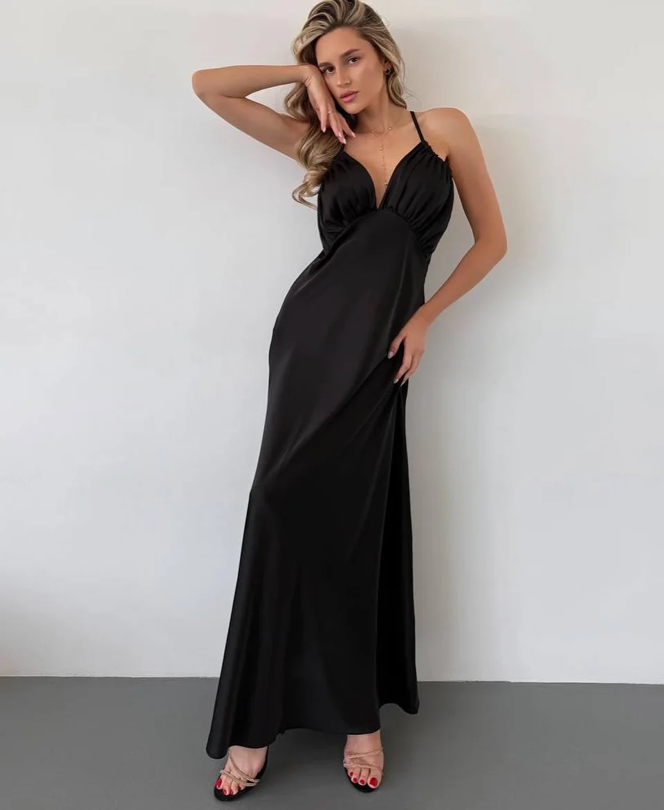Black satin camisole women's long dress elegant slim shoulder strap V-neck pleated dress 2026 summer party formal occasion Wear
Black satin camisole women's long dress elegant slim shoulder strap V-neck pleated dress 2026 summer party formal occasion Wear