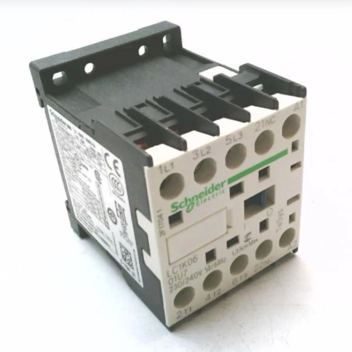 LC1K0601U7 LC7K0601U7 contactor - 3P - AC-3 = 440 V 6 A - 1 NC aux. - 230...240 V AC coil
LC1K0601U7 LC7K0601U7 contactor - 3P - AC-3 = 440 V 6 A - 1 NC aux. - 230...240 V AC coil