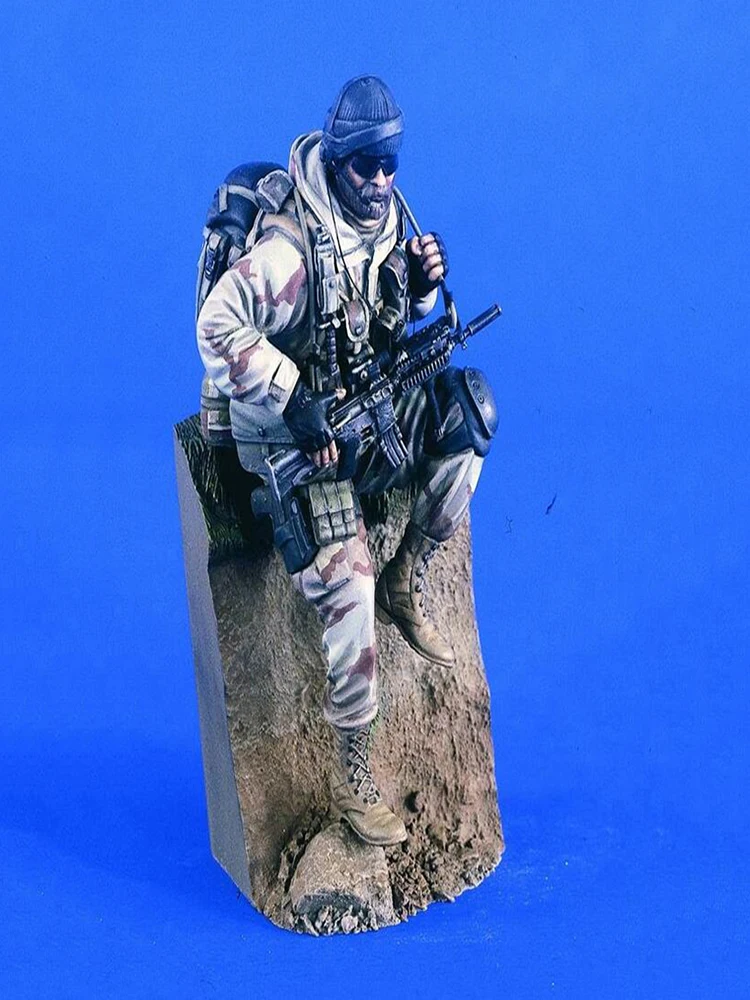 1/16 modern officer stand Resin figure Model kits Miniature soldier Unassembled Unpainted
1/16 modern officer stand Resin figure Model kits Miniature soldier Unassembled Unpainted