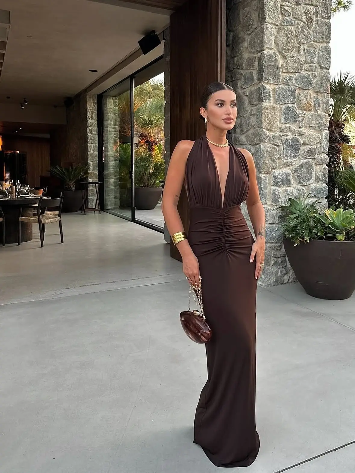 Hot Sale Design Chocolate Evening Dresses Simple Pleats Waist Sexy V-Neck Halter Mermaid Dress Long Backless Arabic Party Gowns
Hot Sale Design Chocolate Evening Dresses Simple Pleats Waist Sexy V-Neck Halter Mermaid Dress Long Backless Arabic Party Gowns