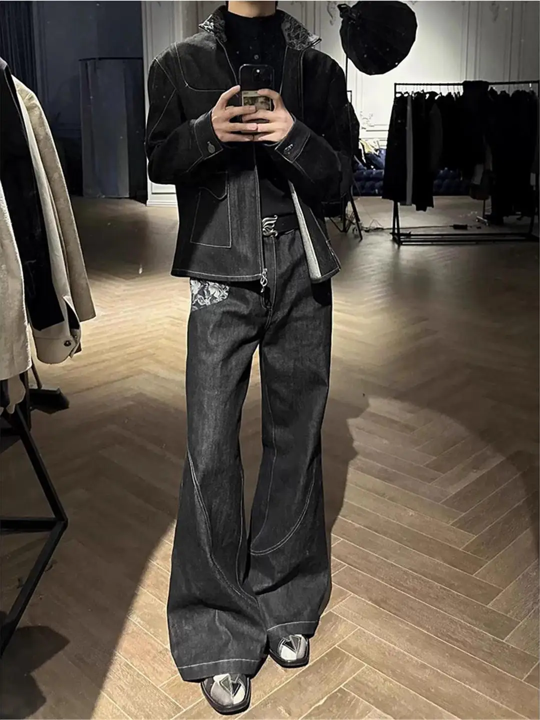 American Retro Cleanfit Snake Pattern Embroidery Splicing Jeans Loose Straight Leg Trousers for Men And Women Casual Denim
American Retro Cleanfit Snake Pattern Embroidery Splicing Jeans Loose Straight Leg Trousers for Men And Women Casual Denim