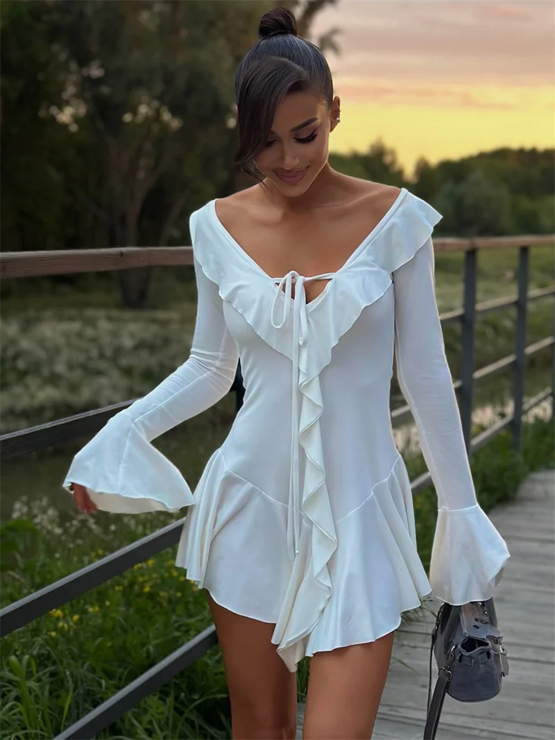 Sexy Slim Fit Lace Up Mini Pleated Dress Women Solid Deep V Neck Long Flare Sleeve Dress Woman Short Party Dresses
Sexy Slim Fit Lace Up Mini Pleated Dress Women Solid Deep V Neck Long Flare Sleeve Dress Woman Short Party Dresses