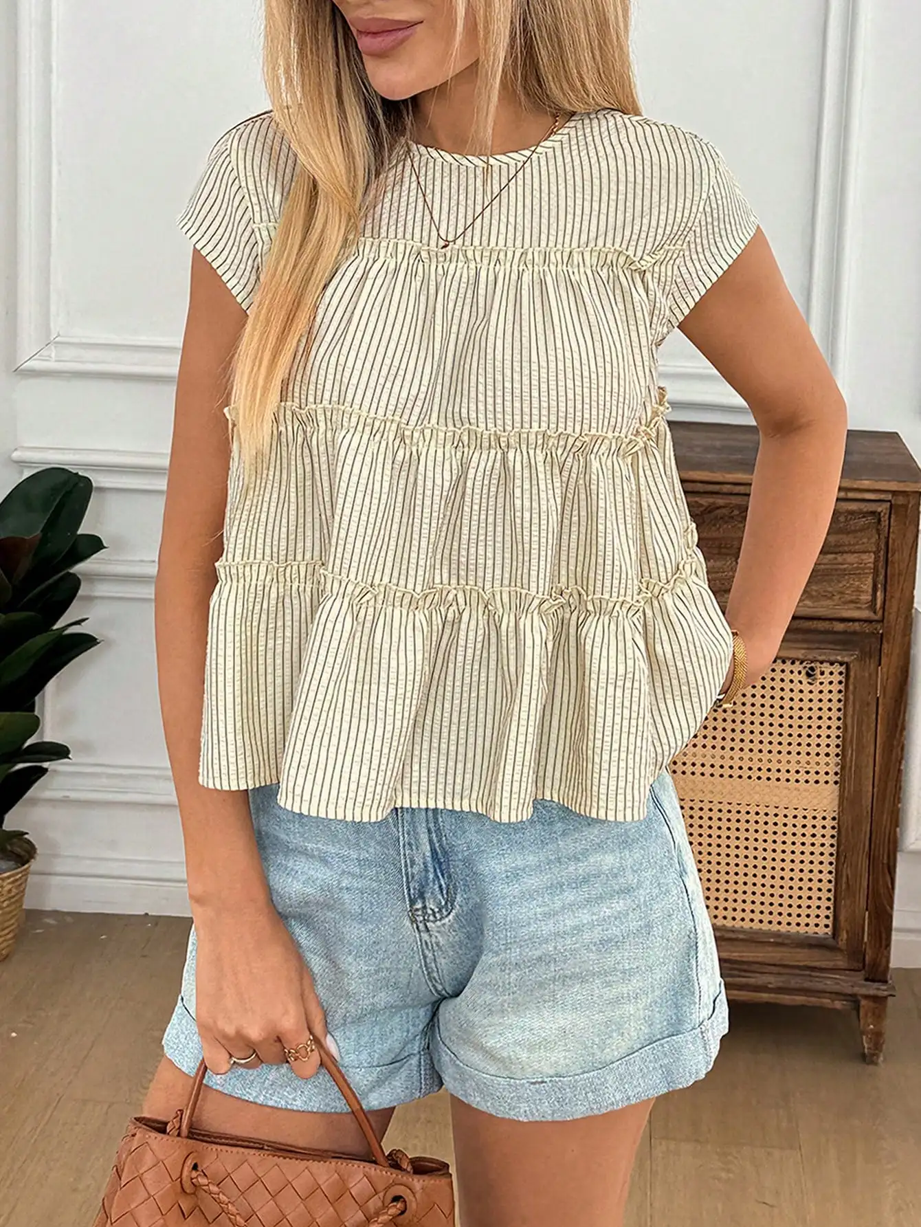 Striped Ruffle Hem Peplum Top Round Neck Short Sleeve Blouse
Striped Ruffle Hem Peplum Top Round Neck Short Sleeve Blouse
