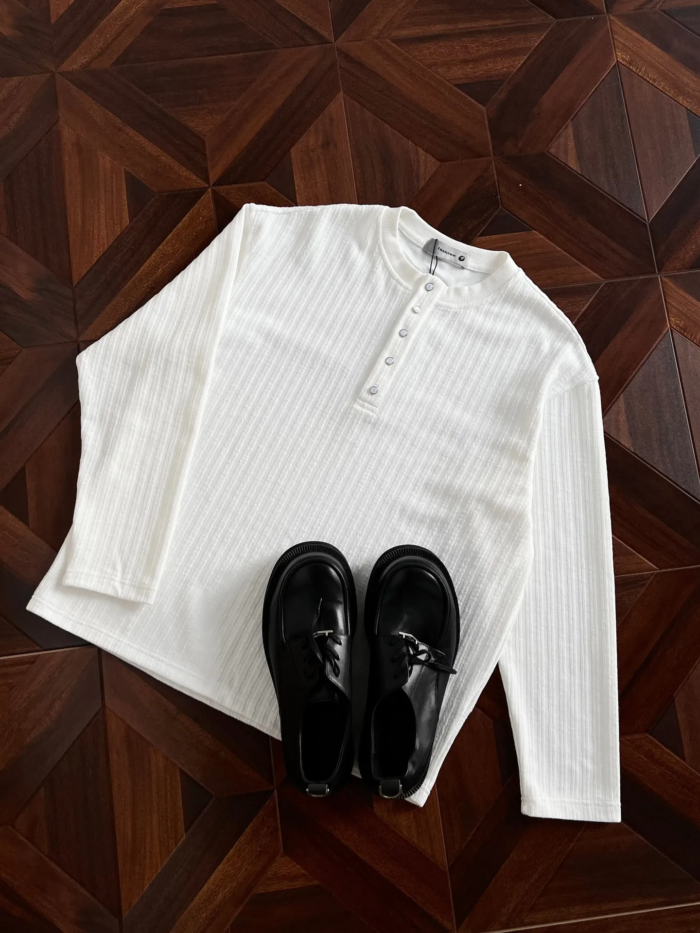 Henry Neck Textured Striped Long Sleeve T-Shirt Men's and Women's Autumn Simple Loose Inner Bottom Top
Henry Neck Textured Striped Long Sleeve T-Shirt Men's and Women's Autumn Simple Loose Inner Bottom Top