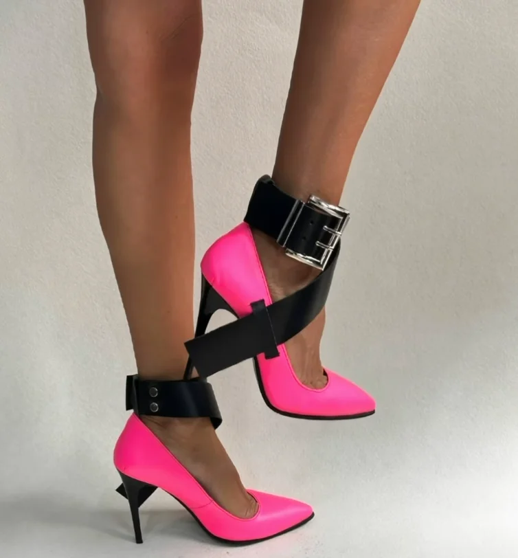 Hot pink sexy leather pointy toe pumps women's ankle strap stilettos red/black big size luxury designer party buckled high heels
Hot pink sexy leather pointy toe pumps women's ankle strap stilettos red/black big size luxury designer party buckled high heels