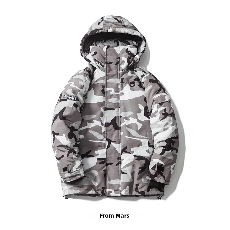 Американская ретро-куртка с камуфляжным принтом, с капюшоном, средней длины, на пуху, теплая, ветрозащитная, повседневная, свободного кроя, молодежная, модная.
Американская ретро-куртка с камуфляжным принтом, с капюшоном, средней длины, на пуху, теплая, ветрозащитная, повседневная, свободного кроя, молодежная, модная.