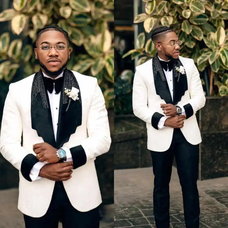 Handsome Men Wedding Tuxedos Shawl Lapel One Button Pant Sets Beaded Loose Fit Formal Party 2 Pieces Customized
Handsome Men Wedding Tuxedos Shawl Lapel One Button Pant Sets Beaded Loose Fit Formal Party 2 Pieces Customized