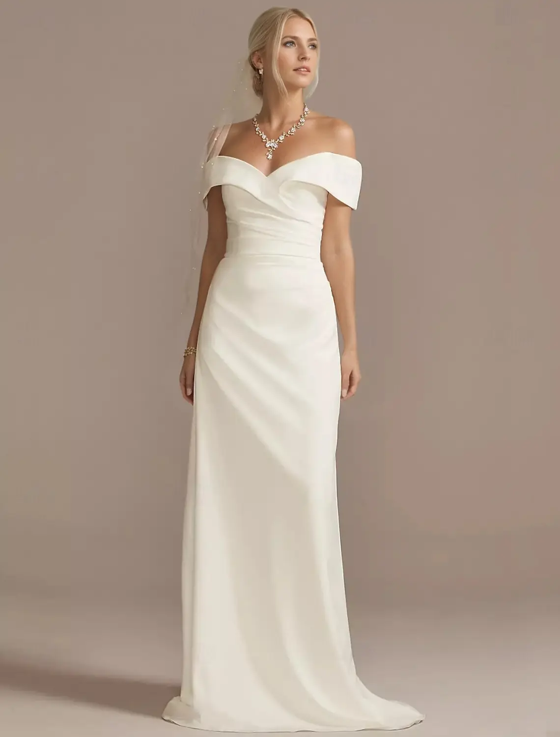 Customized Long Crepe Trumpet Wedding Dresses Mermaid Off Shoulder Zipper Back Sweep Train Bridal Gowns for Women
Customized Long Crepe Trumpet Wedding Dresses Mermaid Off Shoulder Zipper Back Sweep Train Bridal Gowns for Women