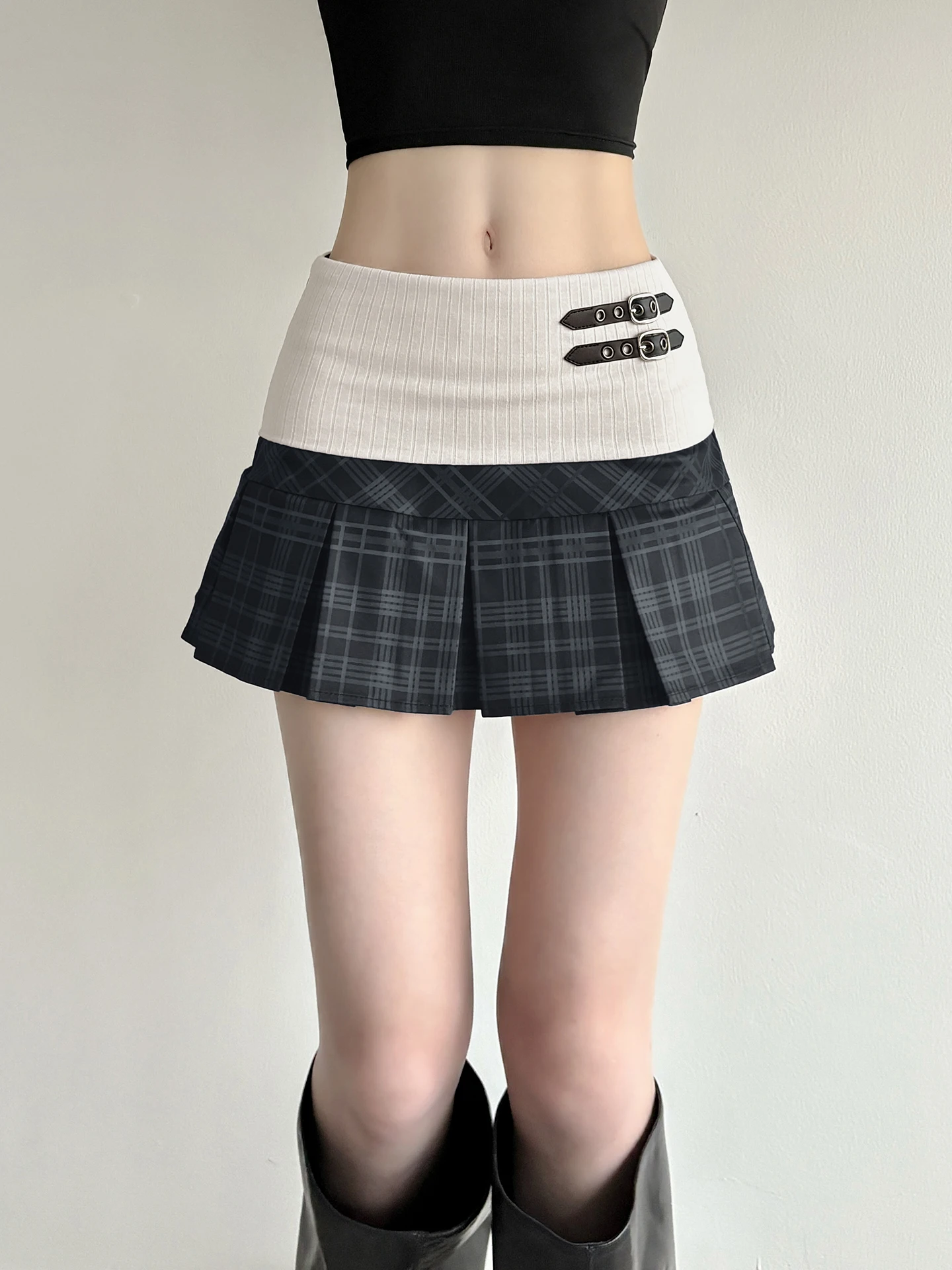 WEEKEEP American College Style Color Block Plaid Pleated Skirt Slimming A-Line Low Waist Street Style Polyester
WEEKEEP American College Style Color Block Plaid Pleated Skirt Slimming A-Line Low Waist Street Style Polyester