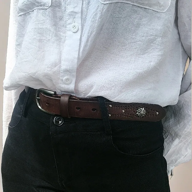 Новый черный высококачественный ретро-джинсовый ремень с заклепками, ремень из натуральной кожи, женский ремень из мягкой кожи
Новый черный высококачественный ретро-джинсовый ремень с заклепками, ремень из натуральной кожи, женский ремень из мягкой кожи