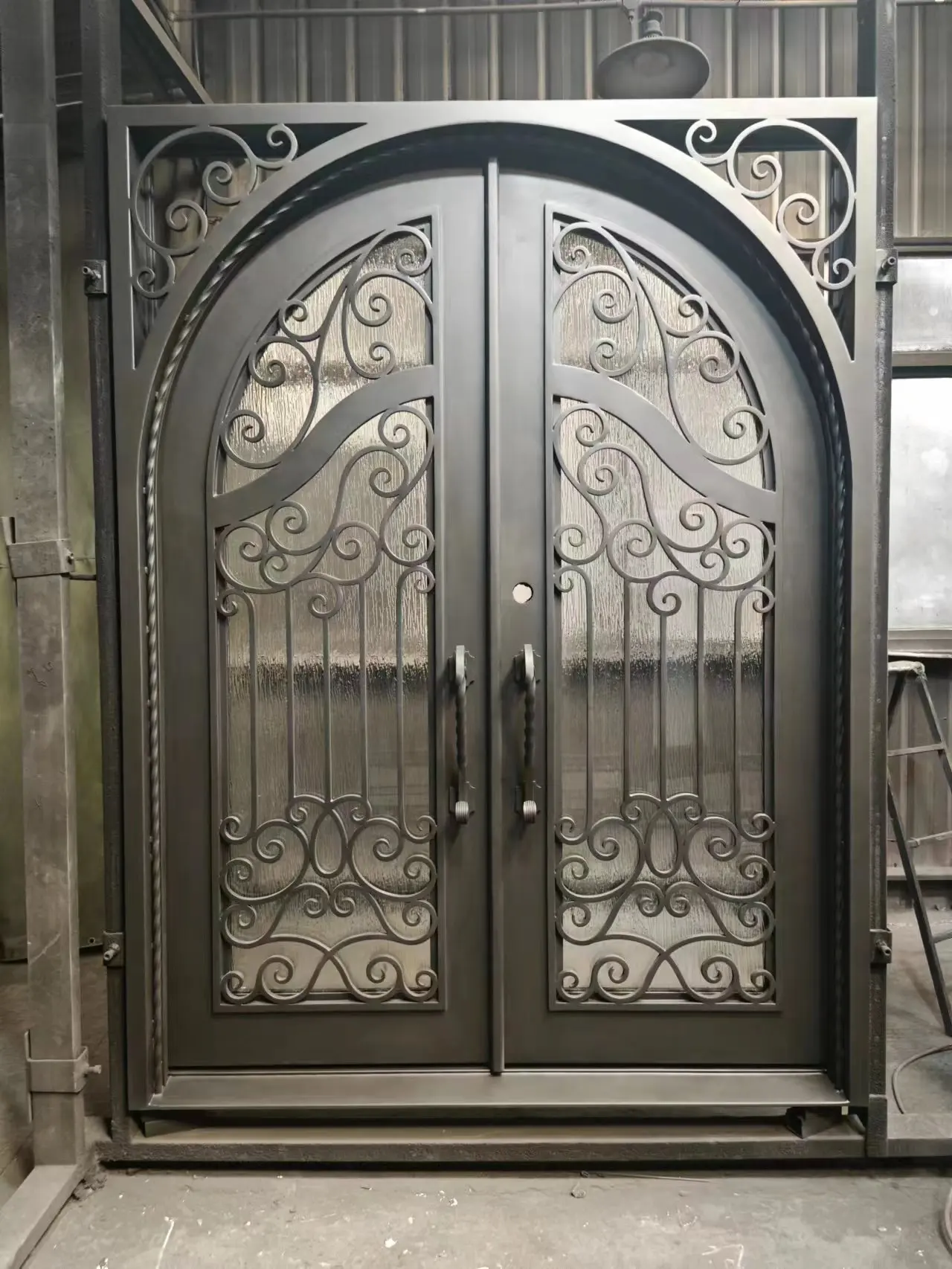 Customized Door DepositHigh Quality Wrought Iron Modern Swing Security Entry Doors Double Tempered Glass Exterior Villa Outdoor
Customized Door DepositHigh Quality Wrought Iron Modern Swing Security Entry Doors Double Tempered Glass Exterior Villa Outdoor