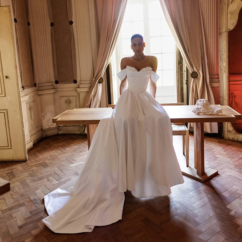 Eightree Elegant A-Line Wedding Dresses Sweetheart Appliques Satin Bridal Dress Women Princess Wedding Prom Gowns Customized
Eightree Elegant A-Line Wedding Dresses Sweetheart Appliques Satin Bridal Dress Women Princess Wedding Prom Gowns Customized