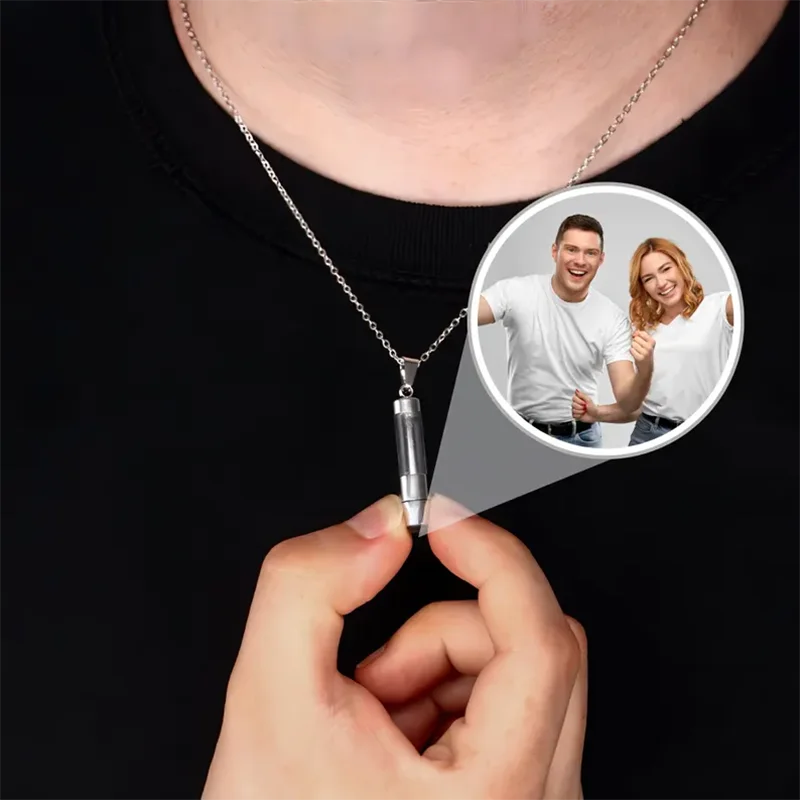 DHQH 2025 New Customized Photo Projection Necklace Personalized Projection Pendant Customized Jewelry Commemorative Gift For Her
DHQH 2025 New Customized Photo Projection Necklace Personalized Projection Pendant Customized Jewelry Commemorative Gift For Her