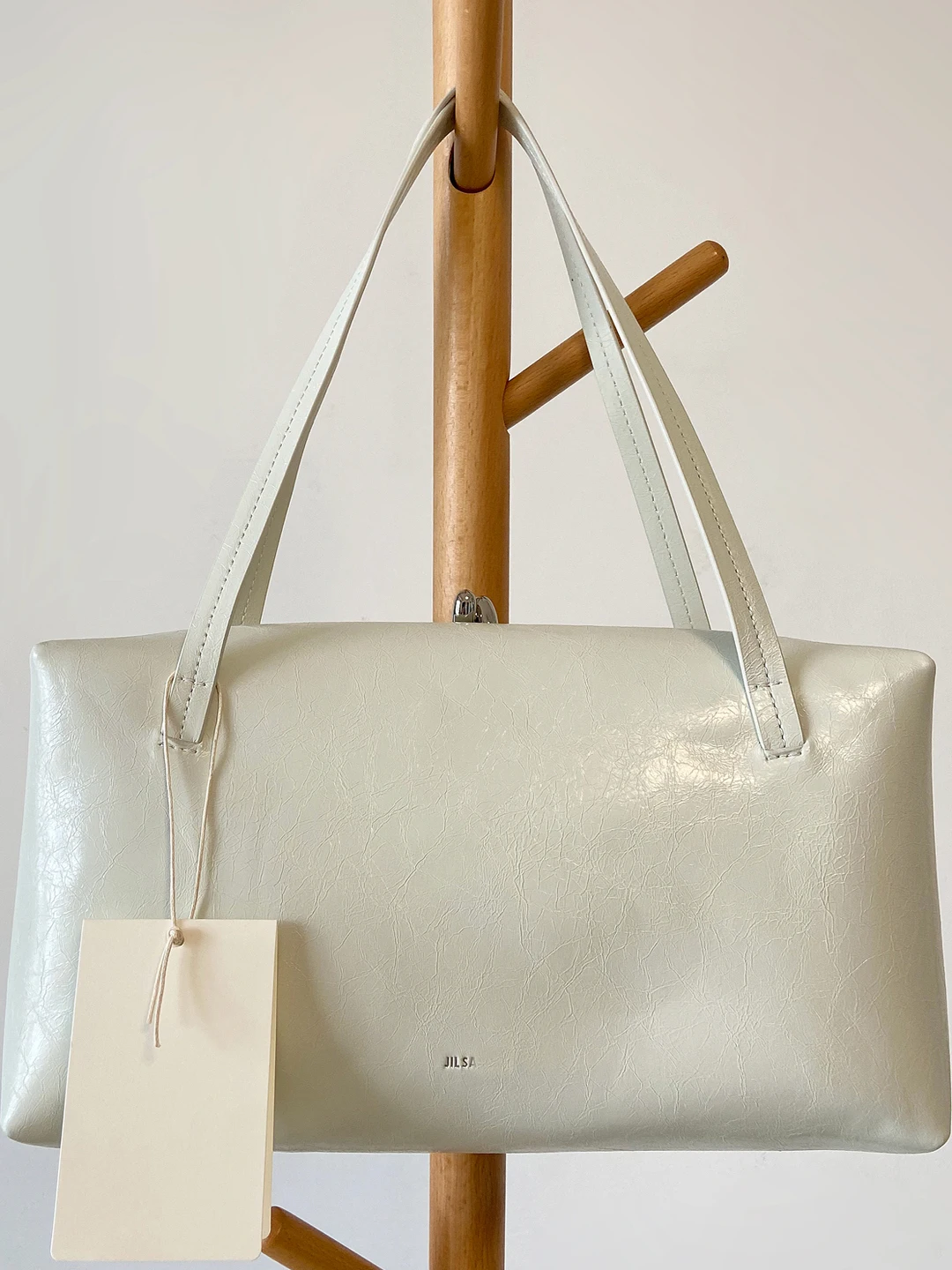 New ALYXMM6 Goji Soft Leather oulder Handbag ex Casual Sle Zipper Closure Medium Size Plant Tanned Leather
New ALYXMM6 Goji Soft Leather oulder Handbag ex Casual Sle Zipper Closure Medium Size Plant Tanned Leather