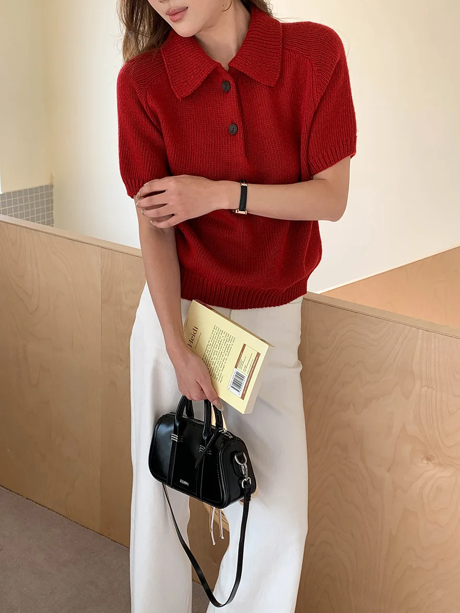 Early spring new Korean style simple lapel knitted short sleeved sweater
Early spring new Korean style simple lapel knitted short sleeved sweater