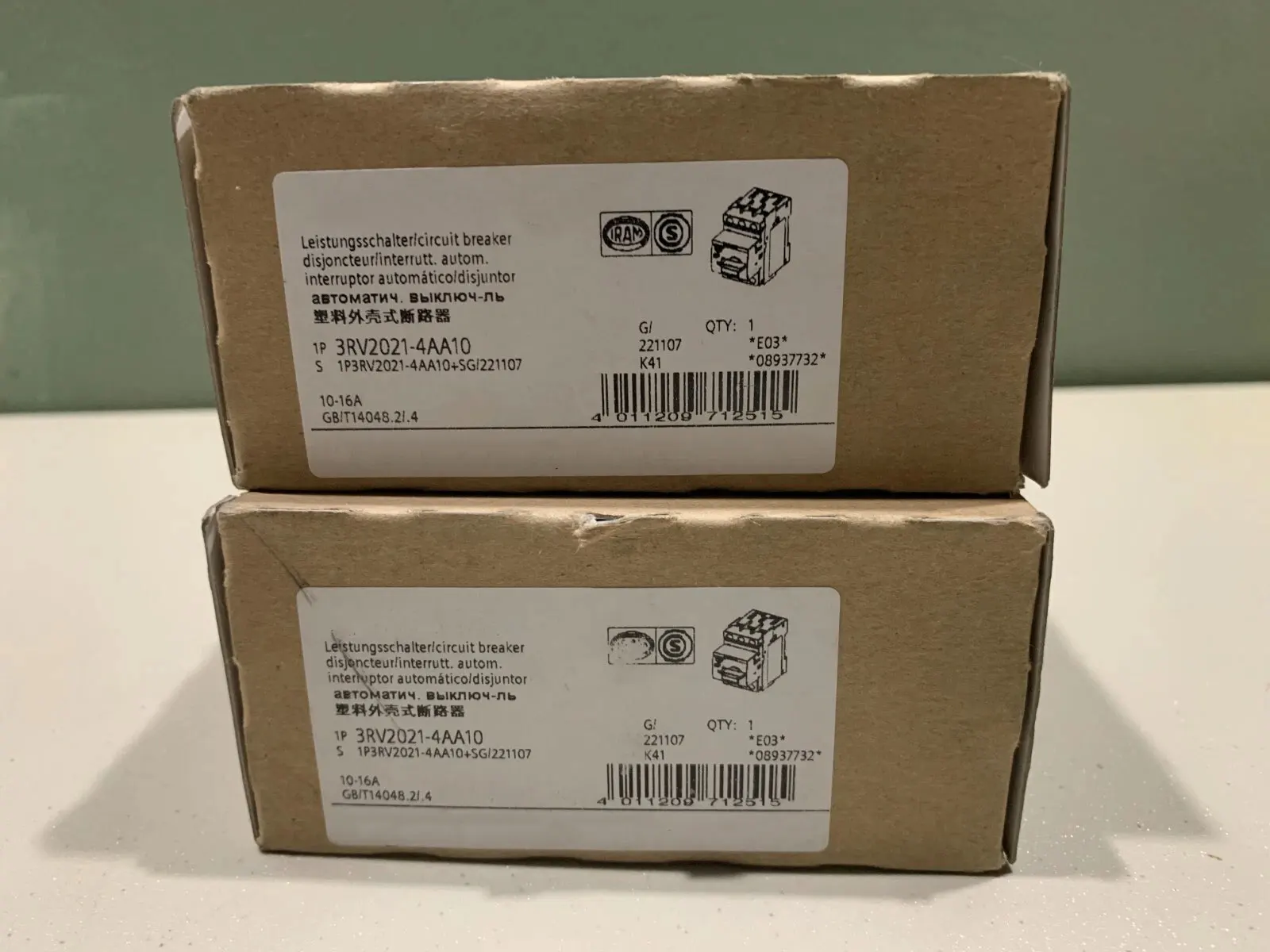 Совершенно новый 3RV2021-4AA10 3RV2021-4EA10 3RV2021-4BA10 3RV2021-4CA10 3RV2021-4NA10. Гарантия один год.
Совершенно новый 3RV2021-4AA10 3RV2021-4EA10 3RV2021-4BA10 3RV2021-4CA10 3RV2021-4NA10. Гарантия один год.