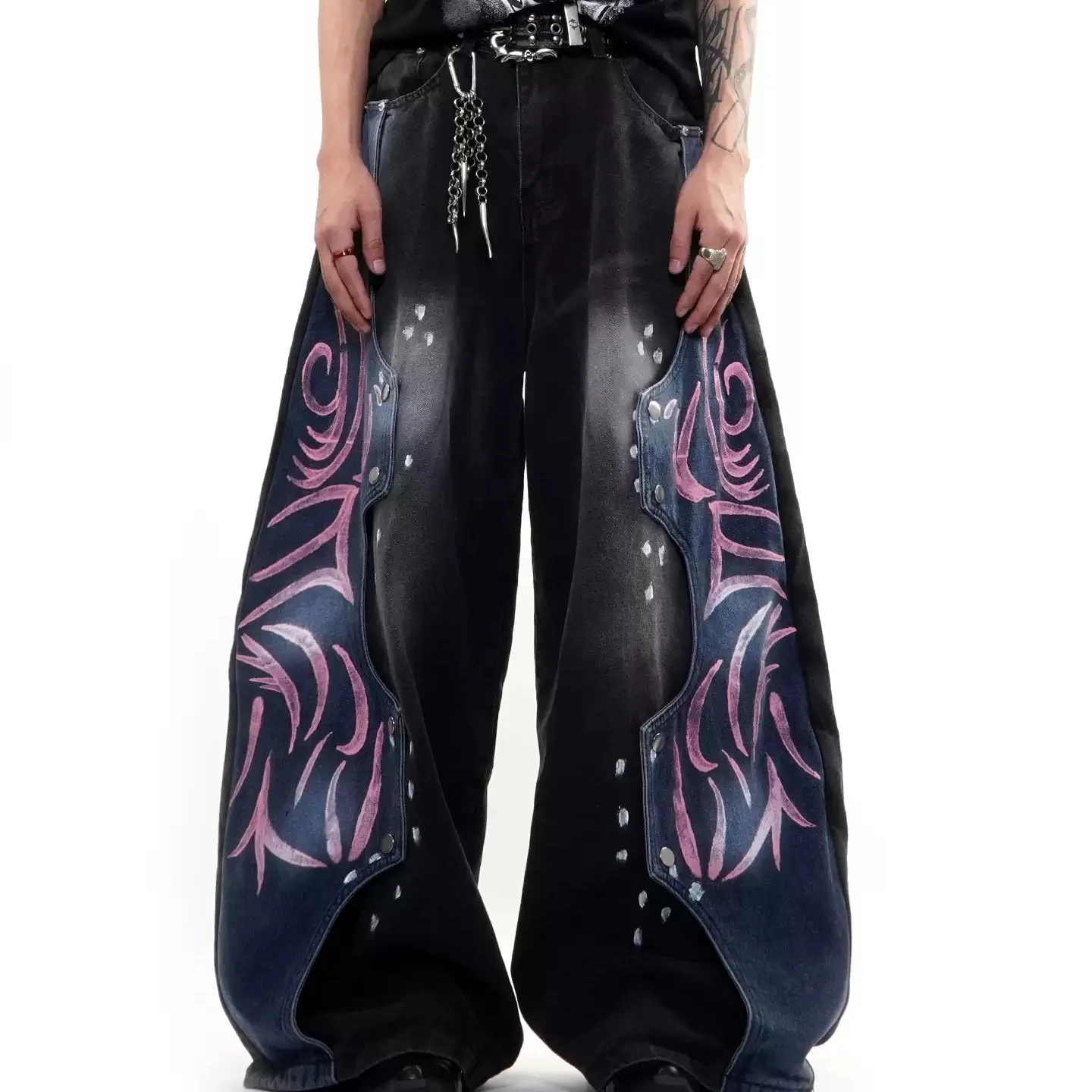 High Street Punk Style Spliced Deconstruction Design Bend Knife Jeans Unisex Loose Distressed Printing Full Length Pants
High Street Punk Style Spliced Deconstruction Design Bend Knife Jeans Unisex Loose Distressed Printing Full Length Pants