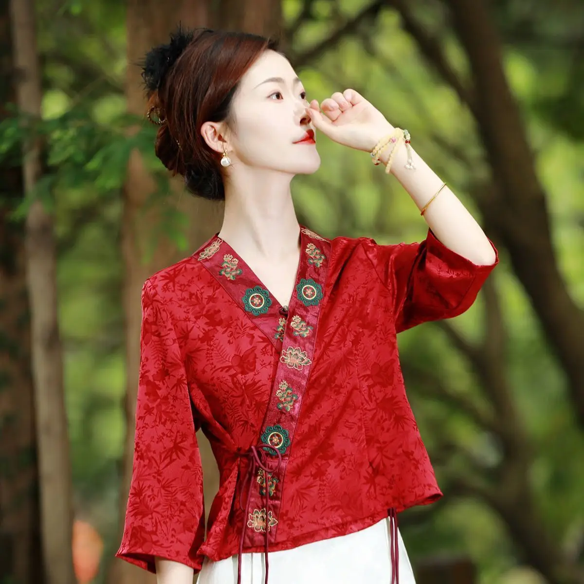 Autumn New Chinese Style Ethnic Embroidery Lace-up 3/4 Sleeve Cardigan Coat, Elegant Vintage Outerwear Chinese Jacket
Autumn New Chinese Style Ethnic Embroidery Lace-up 3/4 Sleeve Cardigan Coat, Elegant Vintage Outerwear Chinese Jacket