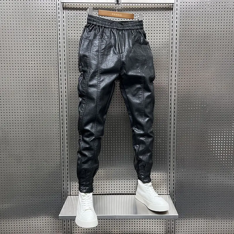 PU leather pants for men's Spring and Winter motorcycle pants small feet straight casual cool pantalon cuir homme кожаные брюки
PU leather pants for men's Spring and Winter motorcycle pants small feet straight casual cool pantalon cuir homme кожаные брюки