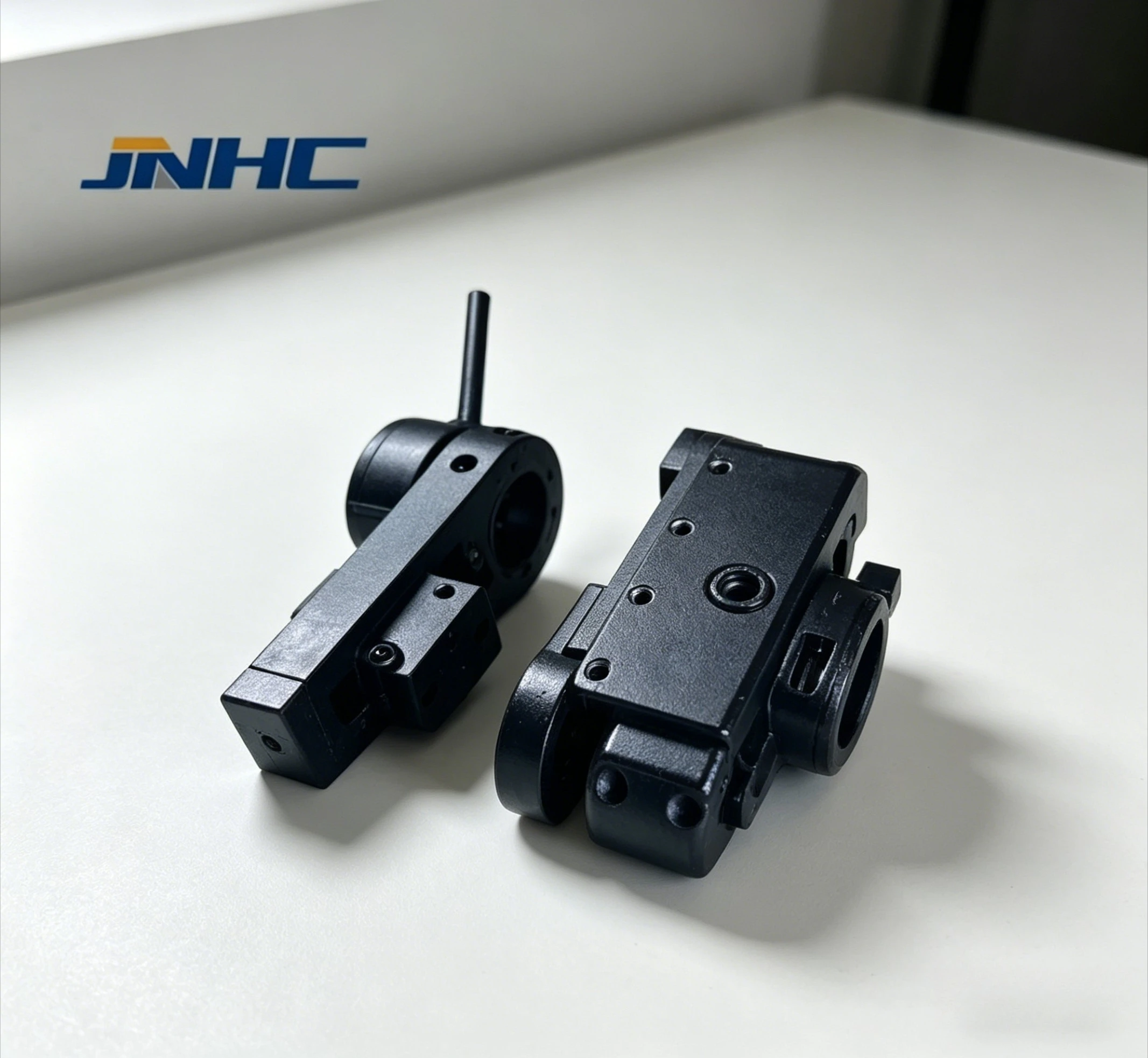 Portable horizontal line boring machine with boring head for engine and bearing core components
Portable horizontal line boring machine with boring head for engine and bearing core components