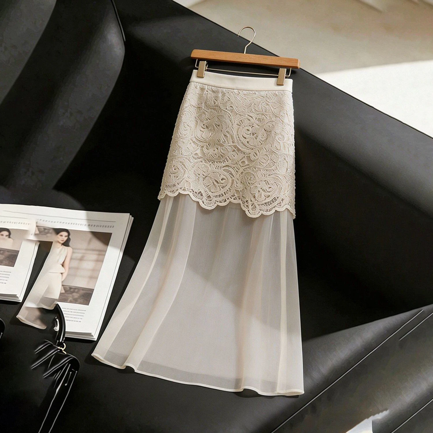 White lace splicing skirt women's 2026 new summer design is unique, beautiful and thin temperament a-word skirt
White lace splicing skirt women's 2026 new summer design is unique, beautiful and thin temperament a-word skirt