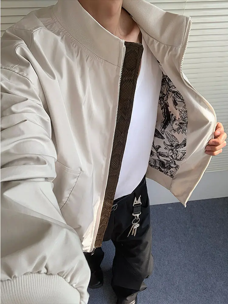 Мужская бейсбольная куртка в американском ретро-стиле, весенне-осенняя, премиум-класса, стильная, из полиэстера, с длинными рукавами, на молнии.
Мужская бейсбольная куртка в американском ретро-стиле, весенне-осенняя, премиум-класса, стильная, из полиэстера, с длинными рукавами, на молнии.