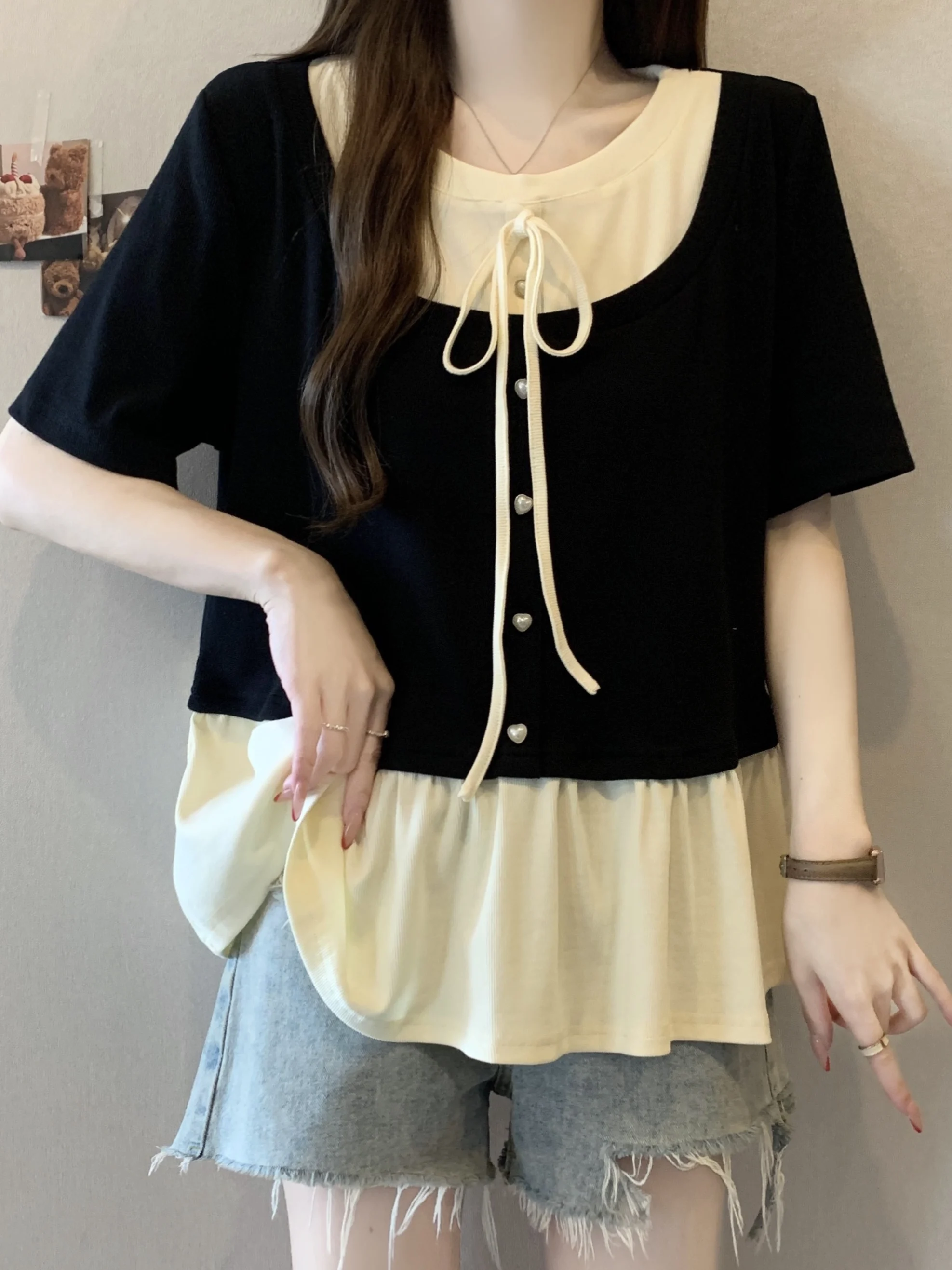 plus Size Loose Short Sleeve T-Shirt Fake Two-Piece Design with Lace Trimming Weight Concealing Summer Fashion for plus Size ...
plus Size Loose Short Sleeve T-Shirt Fake Two-Piece Design with Lace Trimming Weight Concealing Summer Fashion for plus Size ...