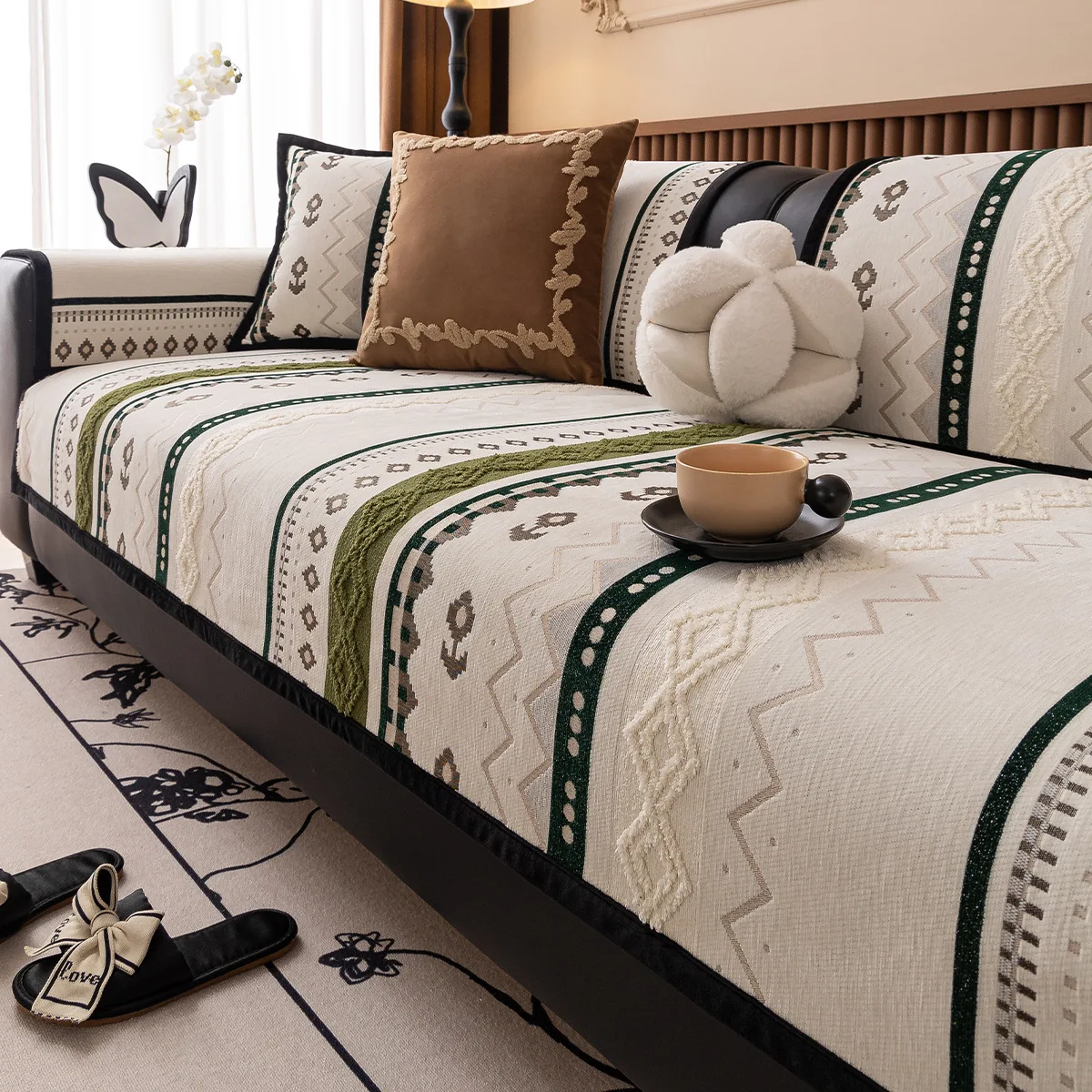 Jacquard Sofa Cushion Four-season Universal Non-slip Seat Cushion American Light Luxury High-end Comfortable Sofa Cushion Cover
Jacquard Sofa Cushion Four-season Universal Non-slip Seat Cushion American Light Luxury High-end Comfortable Sofa Cushion Cover