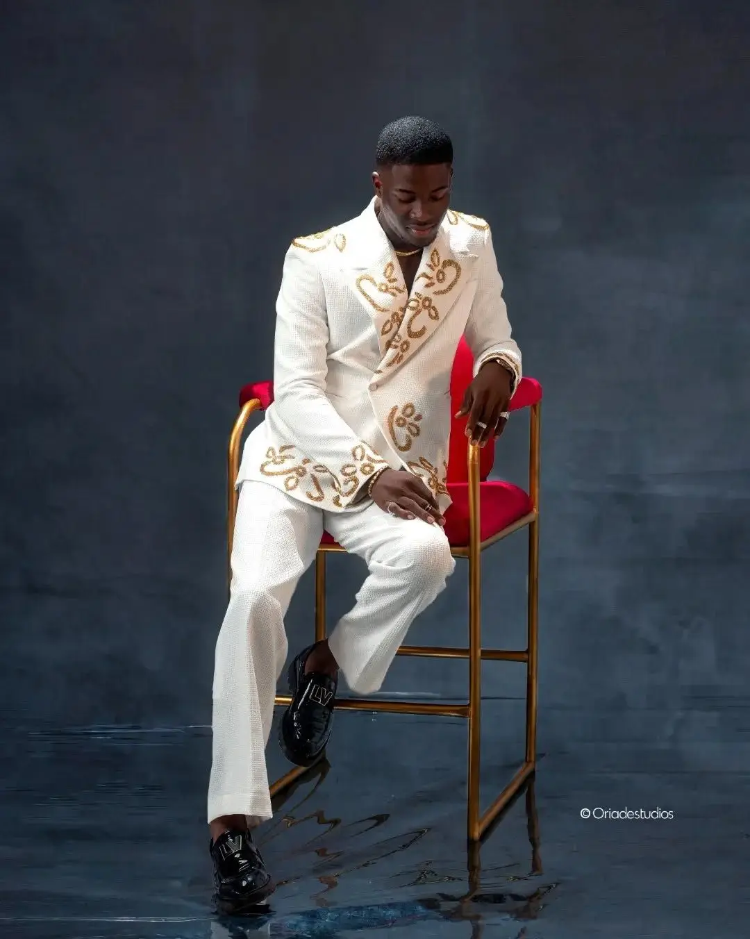 Crystals White Men Suit Set 2 Pcs Blazer+Pants Trousers Groom Wedding Tuxedos Formal Office Business Jacket Coat Customized
Crystals White Men Suit Set 2 Pcs Blazer+Pants Trousers Groom Wedding Tuxedos Formal Office Business Jacket Coat Customized