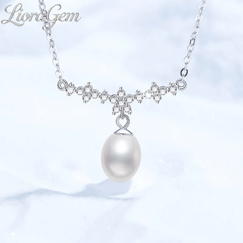 LioraGem Platinum PT950 Elegant Moissanite Necklace, Natural Freshwater Pearl Pendant, Smiling Blooming Flower Pearl Necklace
LioraGem Platinum PT950 Elegant Moissanite Necklace, Natural Freshwater Pearl Pendant, Smiling Blooming Flower Pearl Necklace