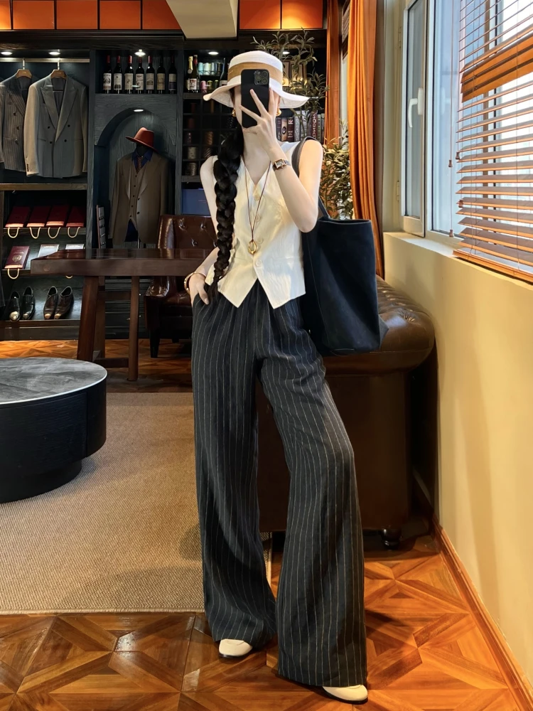 Slim Fit V-Neck Single Button Vest OL Style Sleeveless Tank Top Elegant Women's Fashion Spring Summer Versatile Cloud Pasture...
Slim Fit V-Neck Single Button Vest OL Style Sleeveless Tank Top Elegant Women's Fashion Spring Summer Versatile Cloud Pasture...