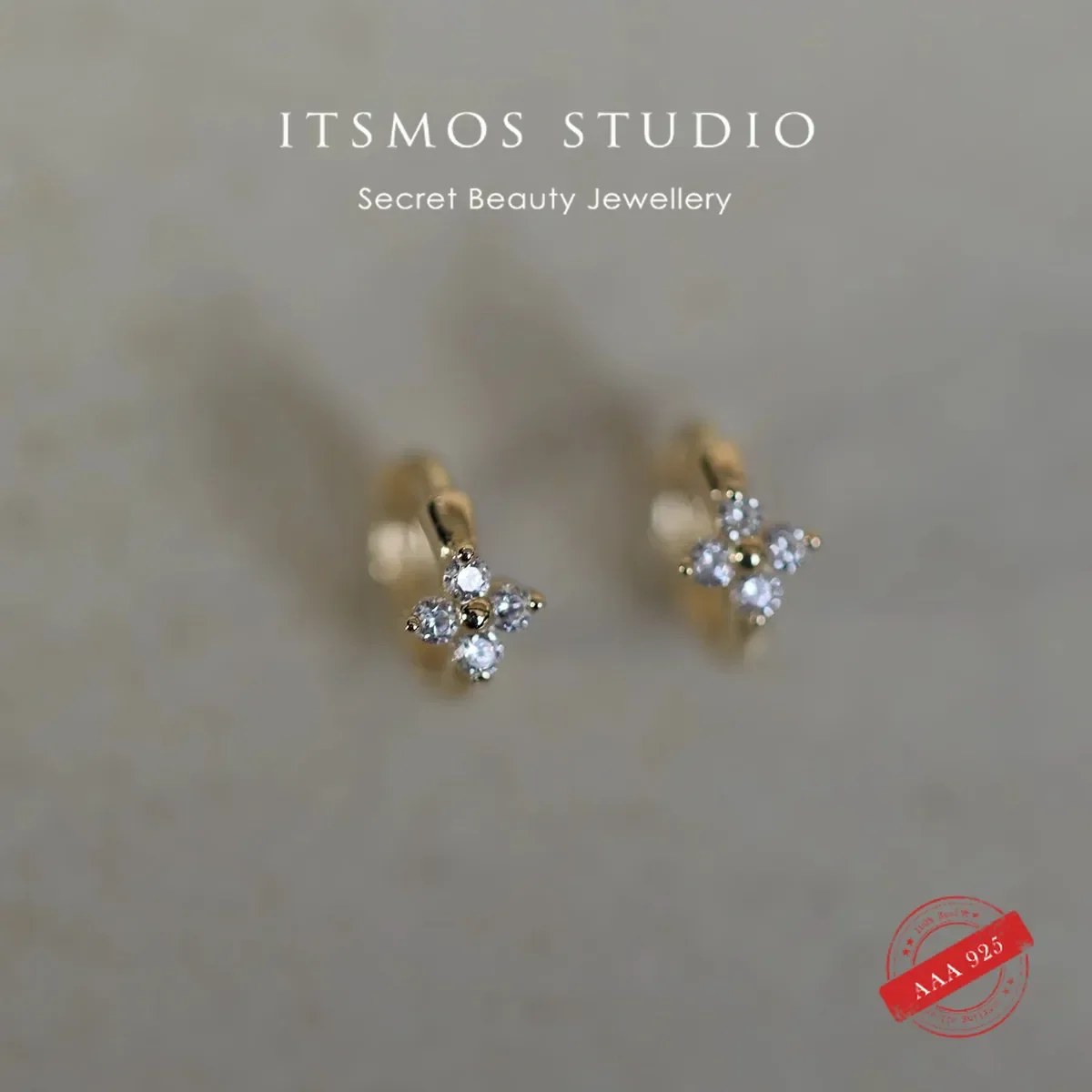 ITSMOS Four-leaf Clover s925 Sterling Silver 14K Gold Mini Ear Hoop Earrings Ear Bone Ring Sweet Piercing Earrings for Women
ITSMOS Four-leaf Clover s925 Sterling Silver 14K Gold Mini Ear Hoop Earrings Ear Bone Ring Sweet Piercing Earrings for Women