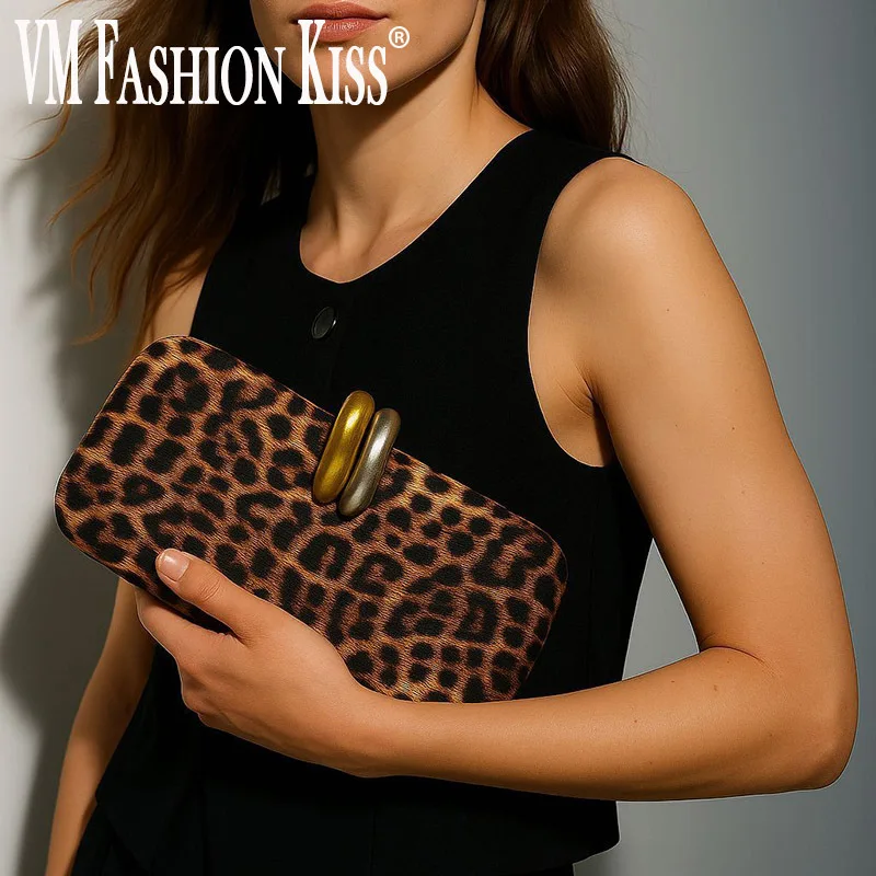 Burgundy Women's Shoulder Bag Crossbody Evening Clutch Chain Elegant Design Handbag Purse Ladies Accessory For Parties & Events
Burgundy Women's Shoulder Bag Crossbody Evening Clutch Chain Elegant Design Handbag Purse Ladies Accessory For Parties & Events