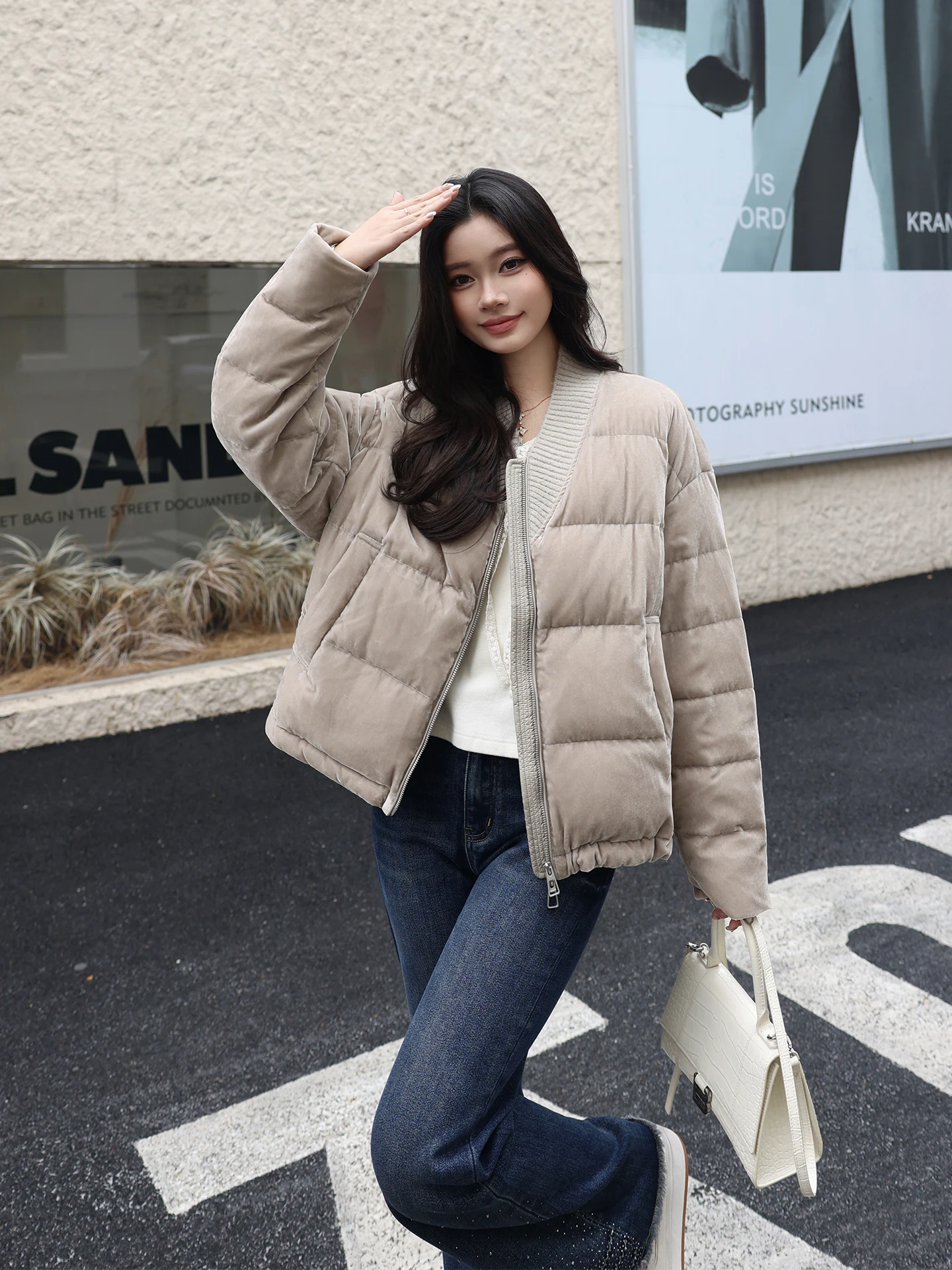 Warmth Loing Goose down Jaet V-Ne Velvet White Goose down Outerwear Coat Thermal Insulation Fem Faion Winter Coat
Warmth Loing Goose down Jaet V-Ne Velvet White Goose down Outerwear Coat Thermal Insulation Fem Faion Winter Coat