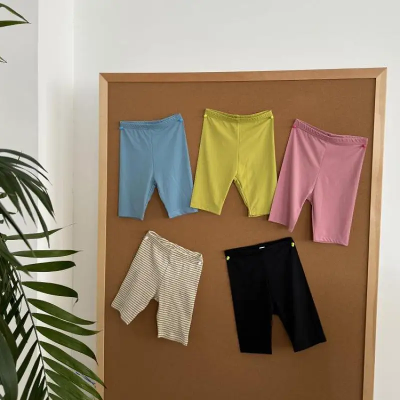 2025 Summer New Girls Shorts Yoga Pants Solid Casual Children High Waist Leggings Baby Girls Safety Pants Kids Anti Slip Shorts
2025 Summer New Girls Shorts Yoga Pants Solid Casual Children High Waist Leggings Baby Girls Safety Pants Kids Anti Slip Shorts