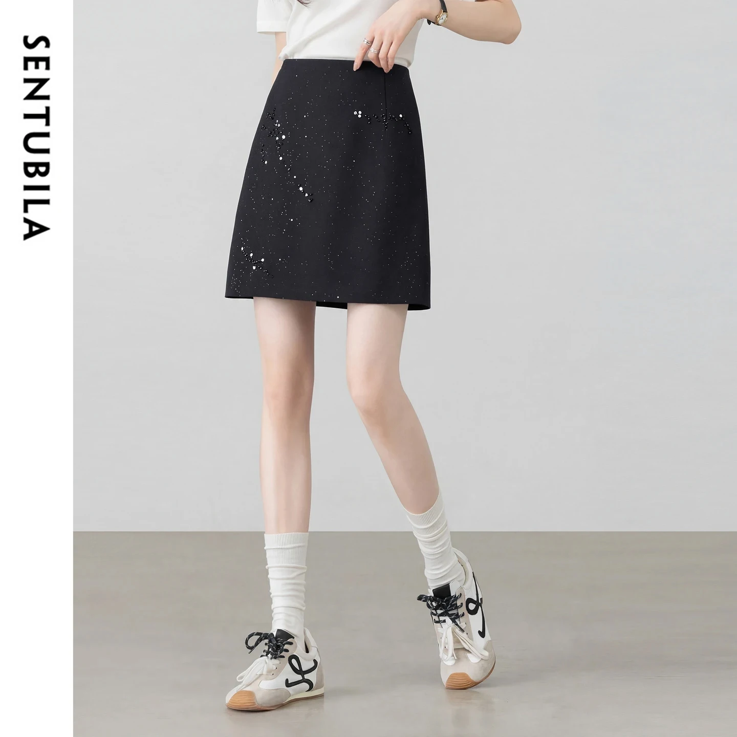 SENTUBILA A-Line Skirts for Women 2026 Summer New Office Fashion Handmade Beaded Embroidery Silver Shimmer Mini Skirt 162QA7013
SENTUBILA A-Line Skirts for Women 2026 Summer New Office Fashion Handmade Beaded Embroidery Silver Shimmer Mini Skirt 162QA7013