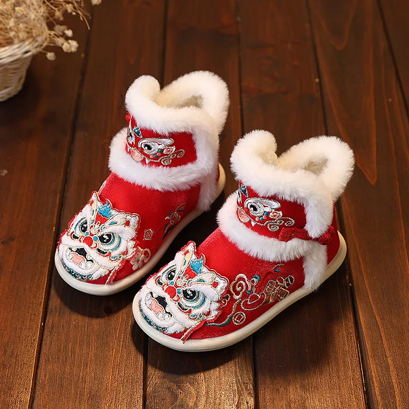 New Winter Children Warm Plush Boots Chinese Style Costume Girls Hanfu Performance Boots Princess Furry Kids Embroidered Boots
New Winter Children Warm Plush Boots Chinese Style Costume Girls Hanfu Performance Boots Princess Furry Kids Embroidered Boots