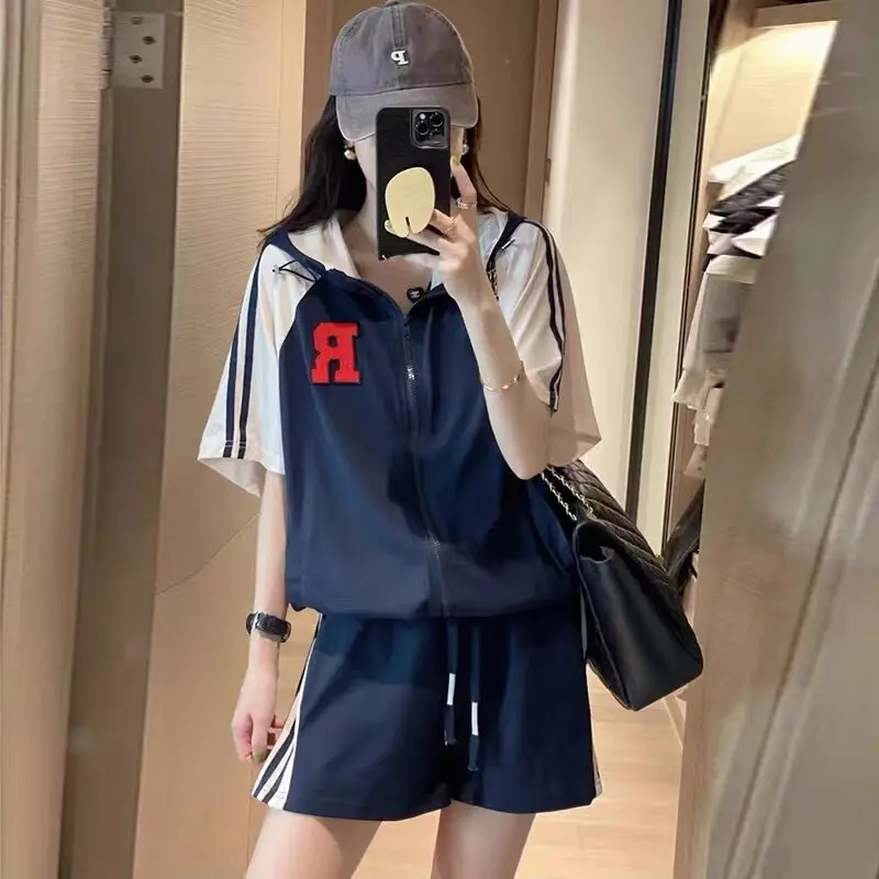 High-End plus Size Women's Casual Sportswear Set with Hoodie Top And Shorts Two-Piece Suit for Spring Summer 2026
High-End plus Size Women's Casual Sportswear Set with Hoodie Top And Shorts Two-Piece Suit for Spring Summer 2026