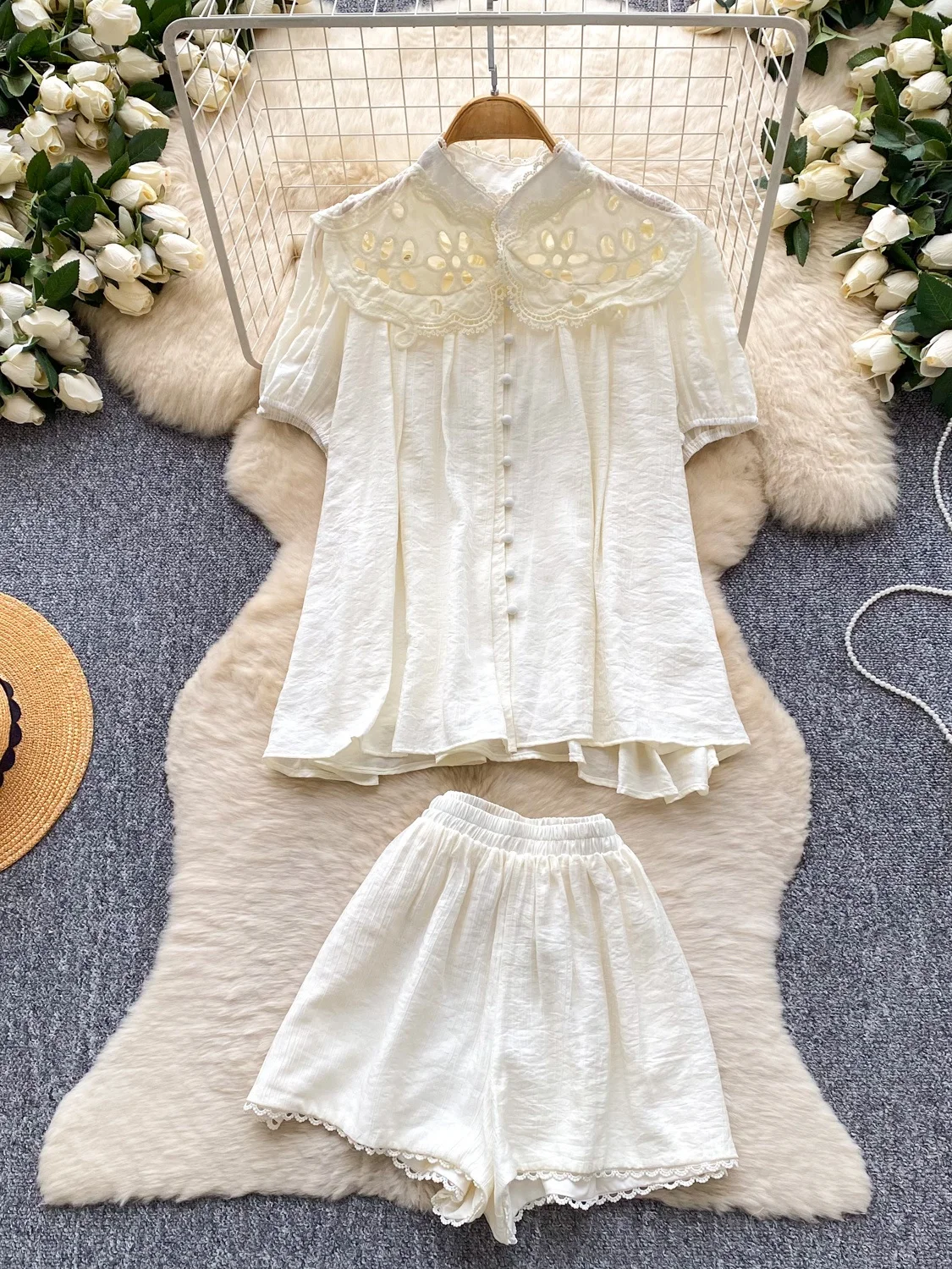 Elegant Lace Hollow out Stand Collar Two Piece Set for Women Summer Fashionable Versatile High Waist Short Sleeve Top Bottom
Elegant Lace Hollow out Stand Collar Two Piece Set for Women Summer Fashionable Versatile High Waist Short Sleeve Top Bottom