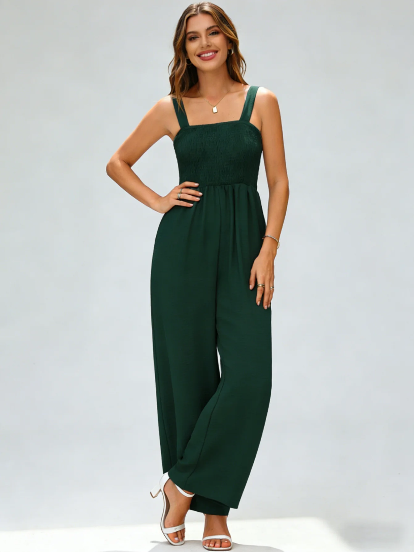 This stylish, minimalist, and sophisticated women's casual jumpsuit—featuring wide legs—is perfect for shopping, strolling, comm
This stylish, minimalist, and sophisticated women's casual jumpsuit—featuring wide legs—is perfect for shopping, strolling, comm