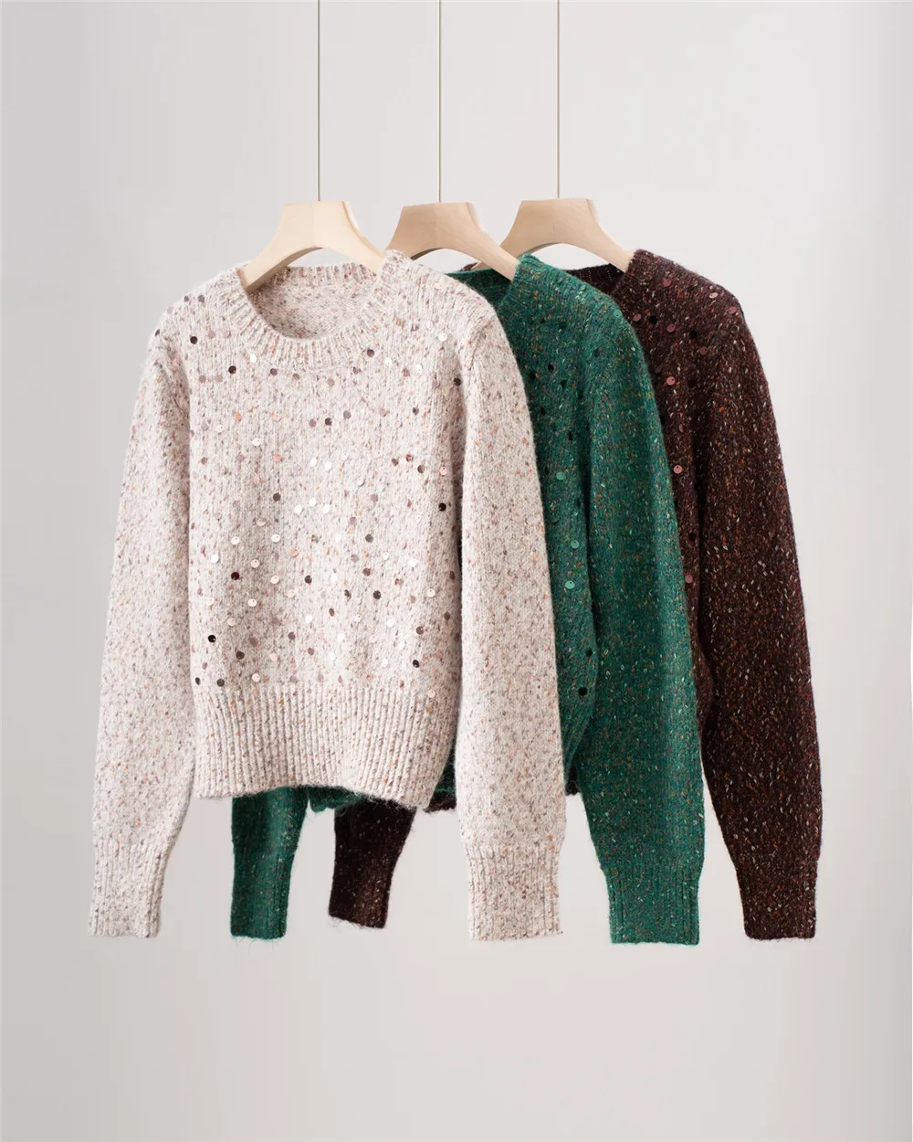 Женский шерстяной вязаный пуловер высокого качества с круглым вырезом и блестками, осень/зима 25, новый
Женский шерстяной вязаный пуловер высокого качества с круглым вырезом и блестками, осень/зима 25, новый