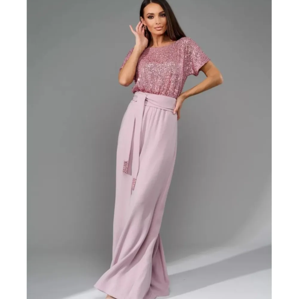 2025 Elegant Women Office Romper Fashion Sequin Short Sleeve Spring Summer New Slim Fit Lace Up Wide Leg Pants
2025 Elegant Women Office Romper Fashion Sequin Short Sleeve Spring Summer New Slim Fit Lace Up Wide Leg Pants